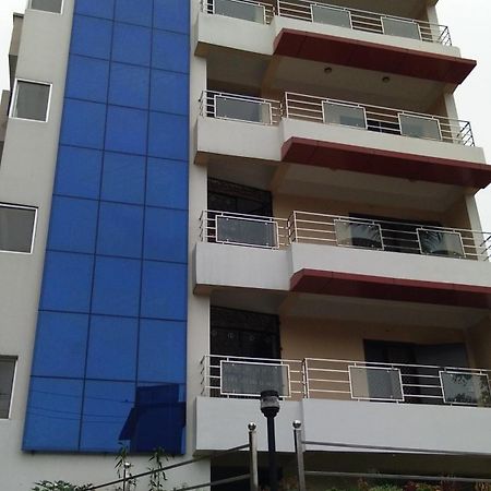 Hotel Park Riviera Гувахати Экстерьер фото